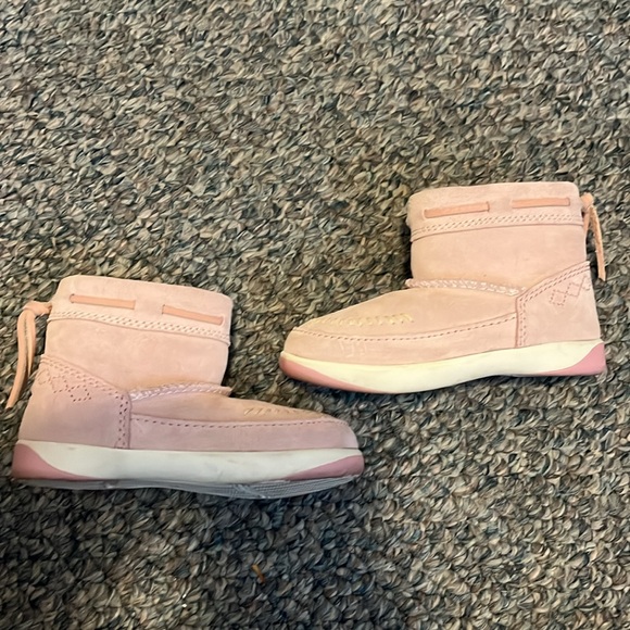 Like new Ugg boots - Picture 8 of 8